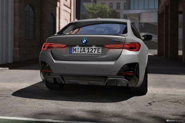 2025款宝马i4 M60 官图