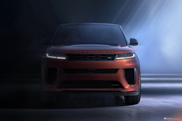 2025款揽胜运动 4.4 V8 SV Carbon 官图