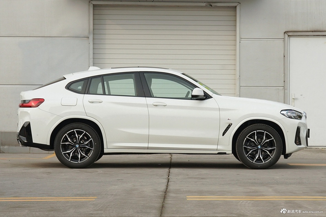 2022款宝马X4 xDrive 25i M运动套装