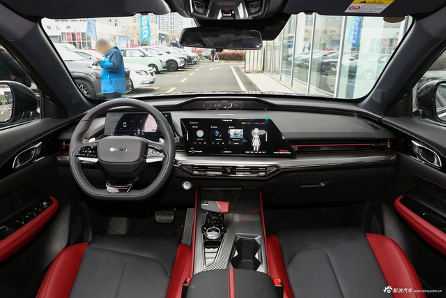 2023款长安欧尚Z6 蓝鲸2.0T智行型