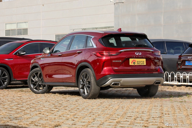 2024款英菲尼迪QX50 2.0T四驱豪华版