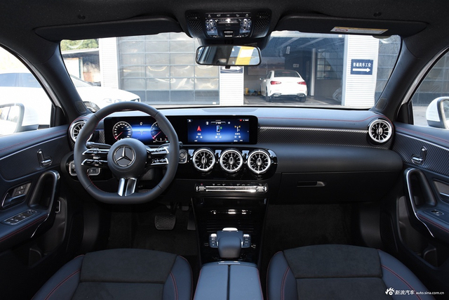 2024款奔驰A级 A 200 L 时尚型