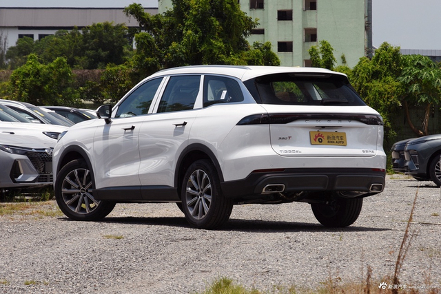 2025款瑞虎8 L 2.0T 自动长虹版 7座