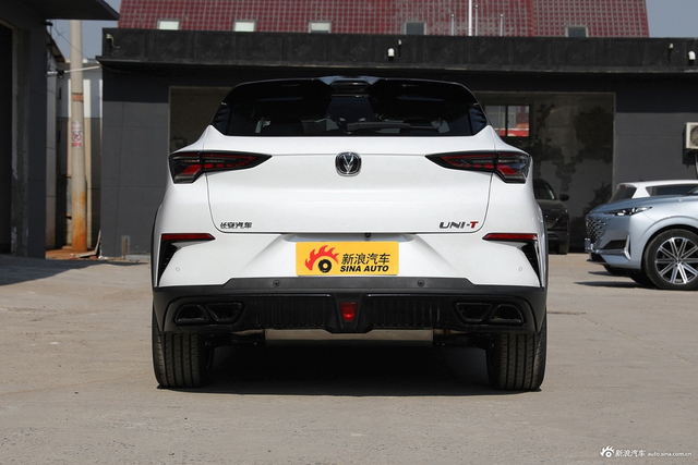 2022款长安UNI-T 2.0T领航型