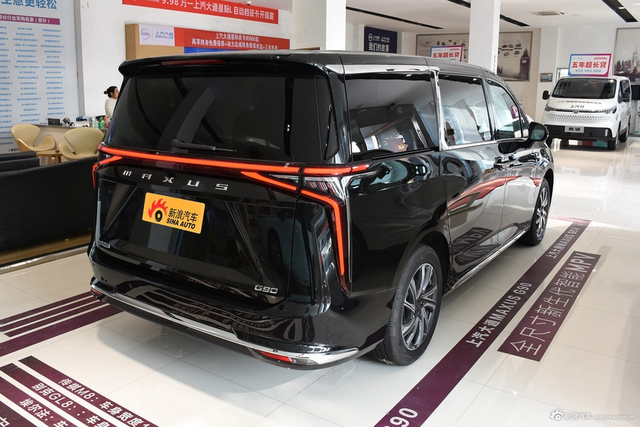 2024款上汽大通MAXUS G90 2.0T 星云六座版