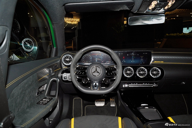 2024款AMG A 45 S 4MATIC+ 魔焰绿特别版
