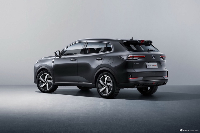 2025款长安CS55 PLUS 第三代 蓝鲸 1.5T 500Bar尊贵型 官图