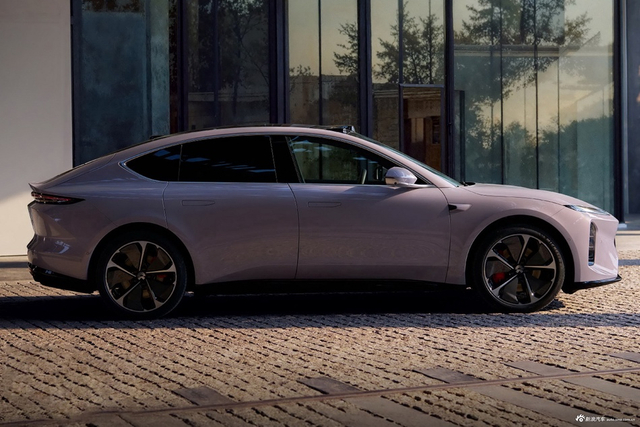 2025款蔚来ET5 100kWh 官图