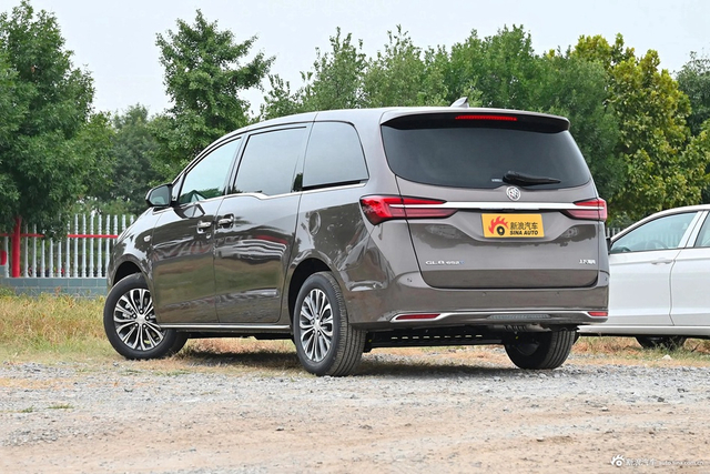 2023款别克GL8 陆上公务舱 652T 尊贵型