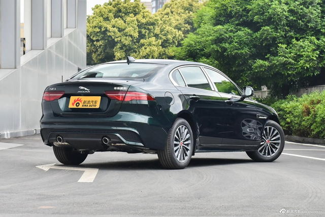 2023款捷豹XEL 2.0T 200PS R-DYNAMIC 青春运动版