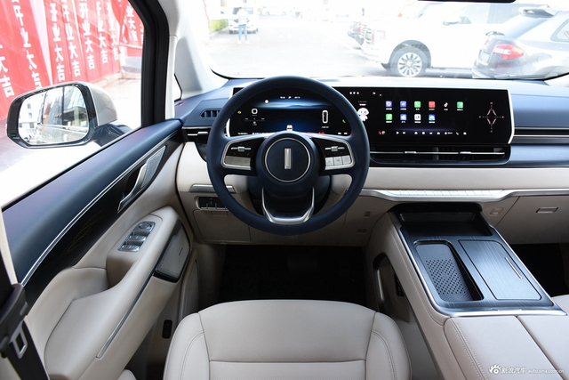 2024款高山DHT-PHEV 四驱尊贵版