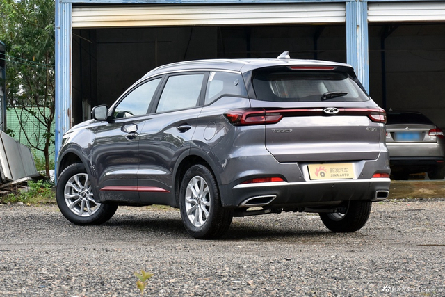 2025款瑞虎7 卓越版 1.5T CVT全球版