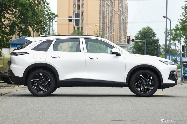 2023款北京 魔方 1.5T DCT铂金版