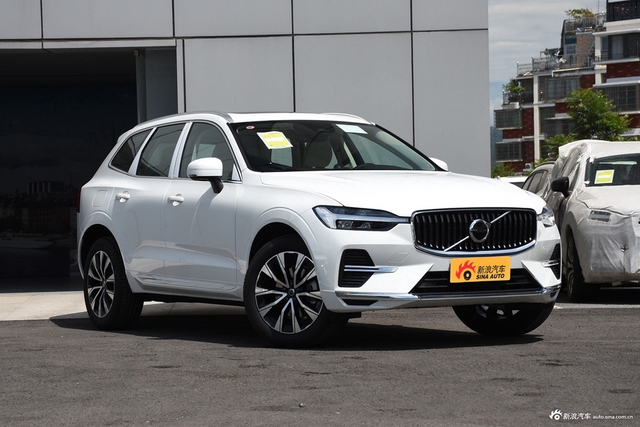 2025款沃尔沃XC60 B5 四驱智远豪华版