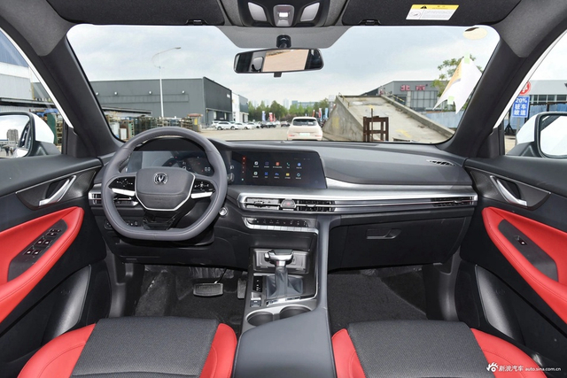 2023款长安CS35 PLUS 畅享版 1.4T DCT尊贵型