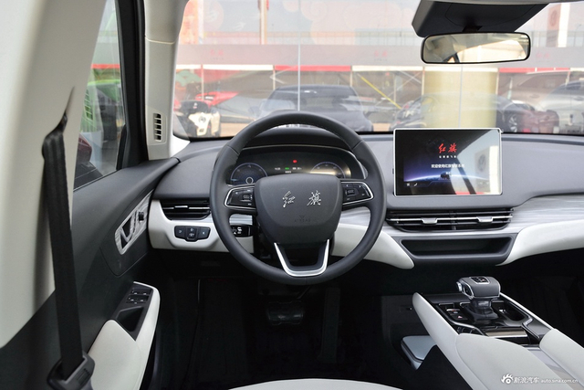 2023款红旗E-QM5 PLUS