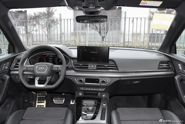 2024款奥迪Q5L Sportback 45 TFSI 豪华型