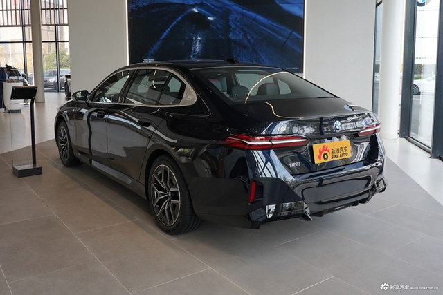 2026款宝马i5 eDrive 40L M运动套装