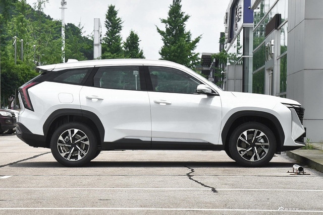 2024款博越L 1.5TD DCT龙腾版