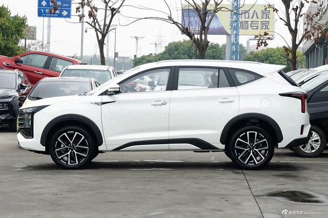 2024款江淮X8 PLUS 1.5TGDI DCT智享版 5座