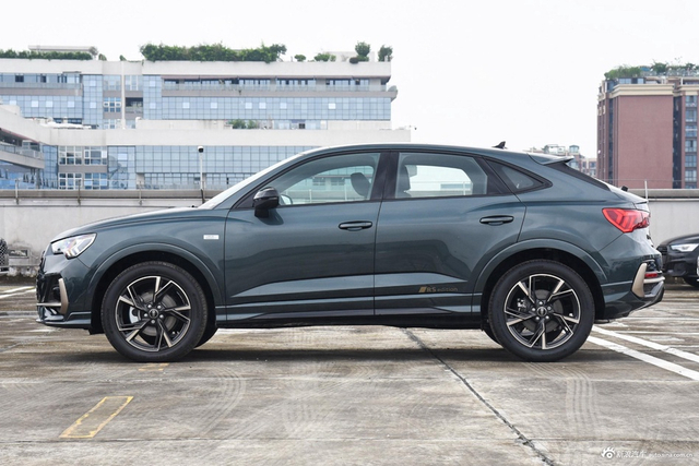 2024款奥迪Q3 Sportback 40 TFSI RS套件燃速型