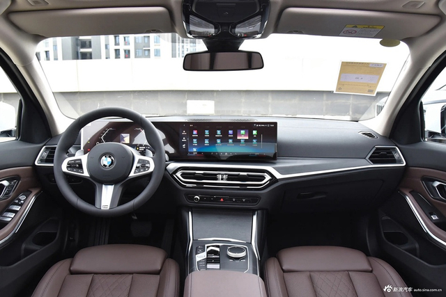 2024款宝马3系 325i M运动套装