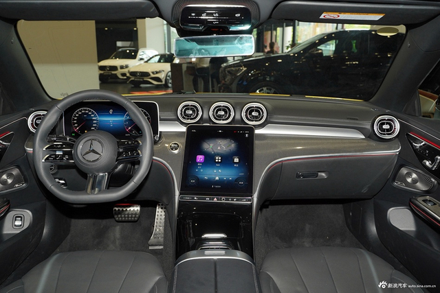 2025款奔驰CLE 300 4MATIC 敞篷轿跑车