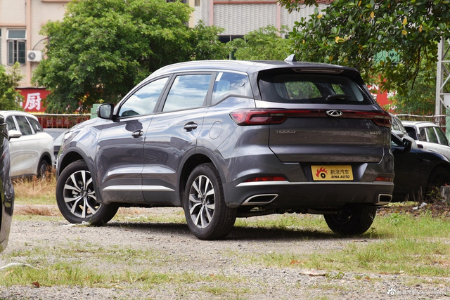 2025款瑞虎7 卓越版 1.5T CVT尊贵版