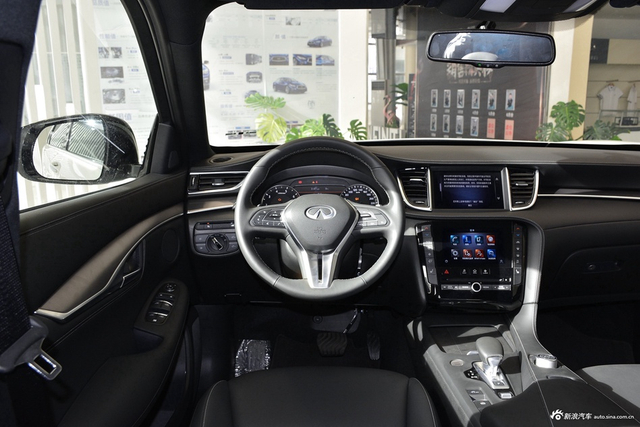 2022款英菲尼迪QX55 2.0T 四驱耀动版
