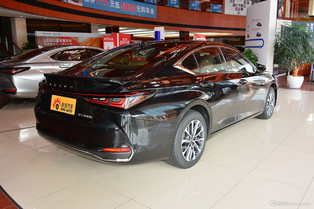 2025款雷克萨斯ES 300h 臻享版