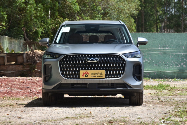 2024款瑞虎8 L 2.0T 两驱豪华版 7座