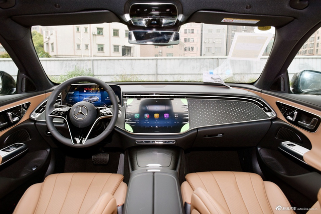 2025款奔驰E级(进口) E 260 运动版