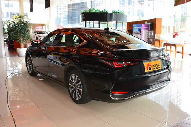 2025款雷克萨斯ES 300h 臻享版