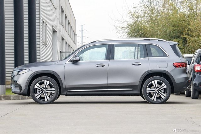 2024款奔驰EQB 350 4MATIC