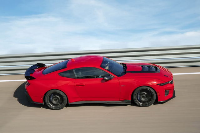 2026款Mustang Dark Horse SC 官图