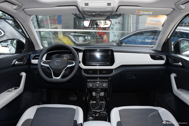 2025款途岳 新锐 300TSI 锐意版