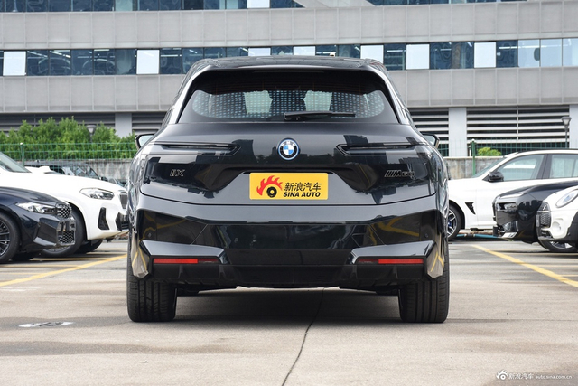 2023款宝马iX M60