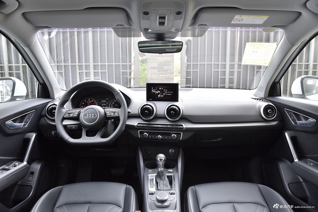 2025款奥迪Q2L 35 TFSI 时尚动感型