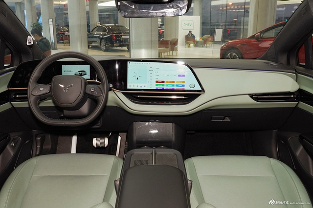 2025款红旗EH7 690 智选版