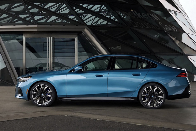 2025款宝马5系 540i xDrive Legacy Edition 海外版