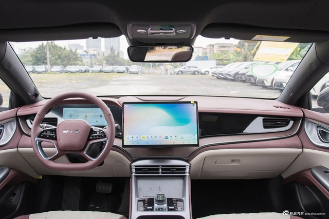 2024款海豹DM-i荣耀版1.5T 121KM旗舰型