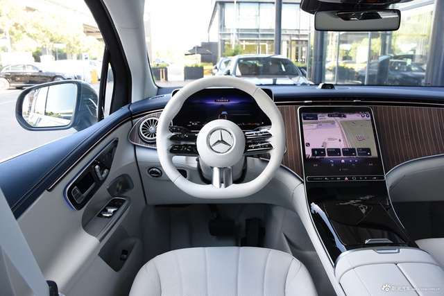 2024款奔驰EQE SUV 500 4MATIC 豪华版