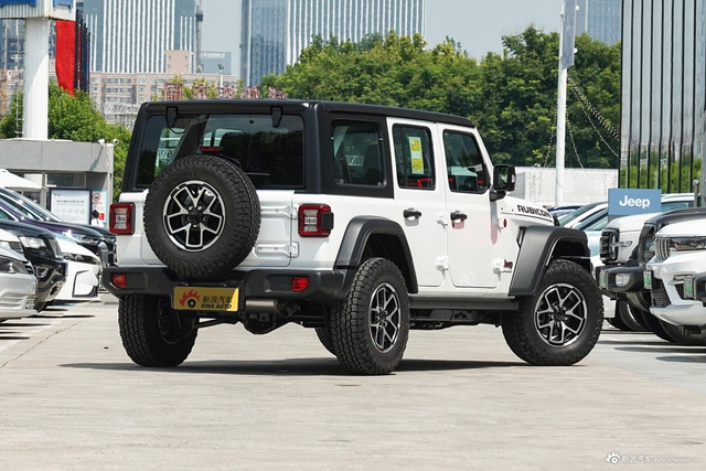 2024款牧马人 2.0T 罗宾汉四门版