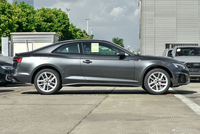 2024款奥迪A5 Coupe 40 TFSI 时尚动感型