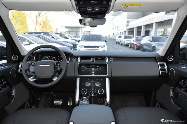 2020款揽胜3.0自动L6传世加长版