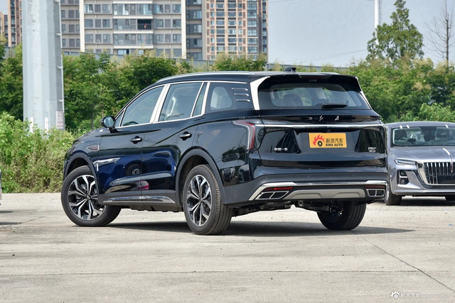 2023款红旗HS7 2.0T 自动两驱旗享版 六座