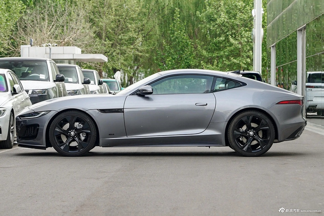 2024款捷豹F-Type P300 75周年典藏硬顶版