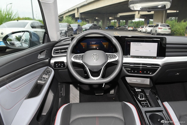 2024款凌渡L 280TSI DSG炫辣版