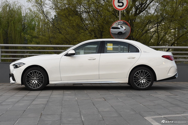 2024款奔驰C级 改款二 C 260 L 运动版