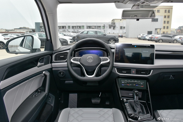 2026款探岳 3000万辆甄选款 330TSI